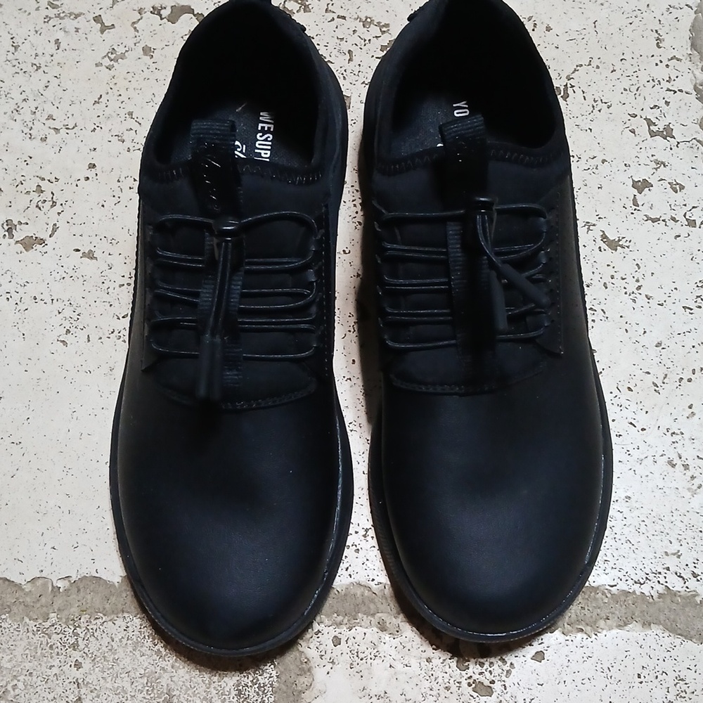Clove Black Classic Collection Size 8 Men's 9.5 Women's - Picture 2 of 8
